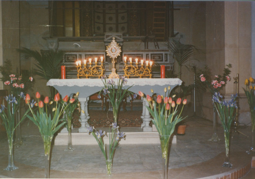 Altare rivolto verso il popolo 1984 chiesa santa maria vetere andria